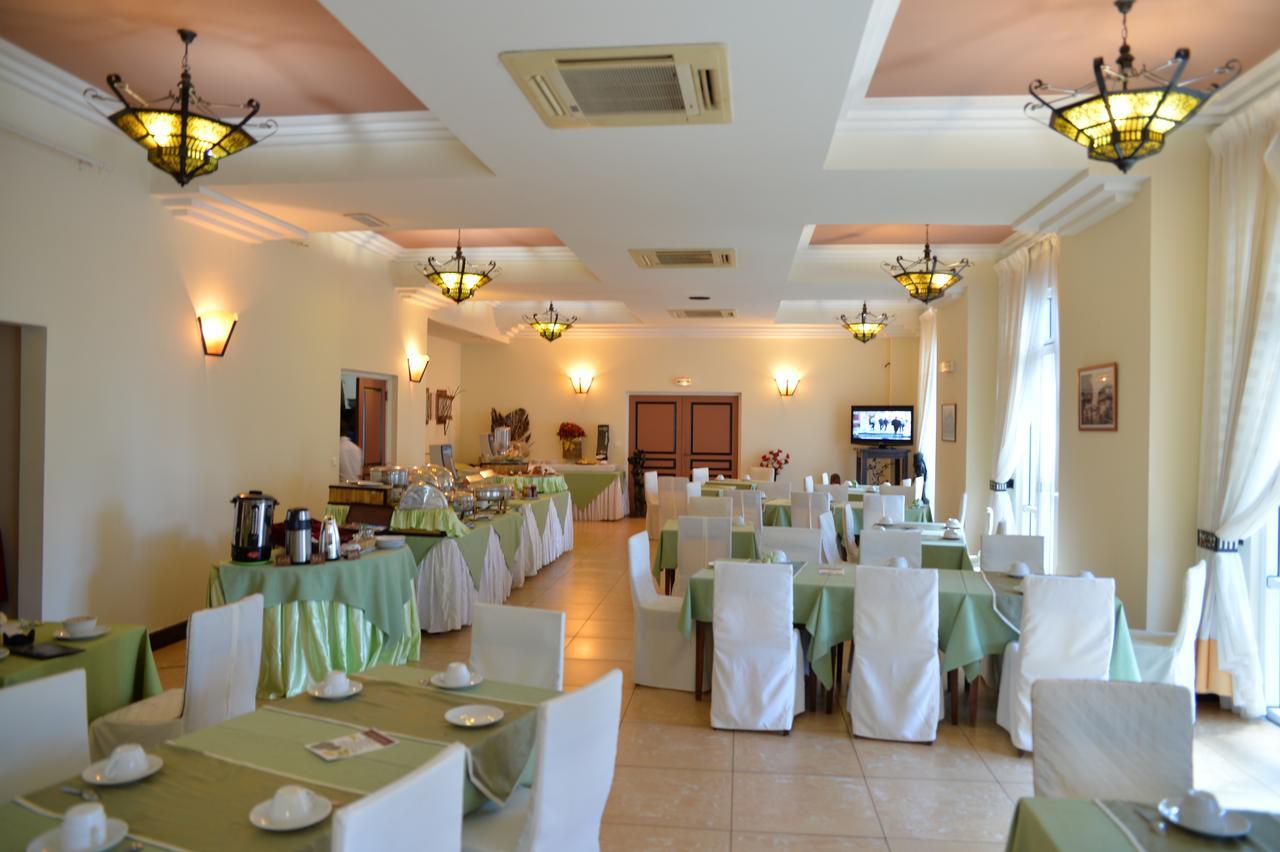 Le Grand Hotel Diego Antsiranana Екстер'єр фото
