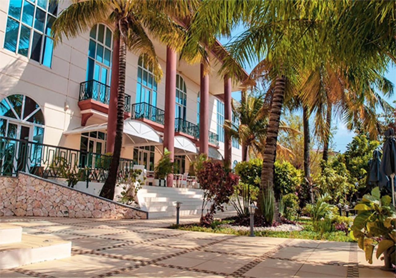 Le Grand Hotel Diego Antsiranana Екстер'єр фото